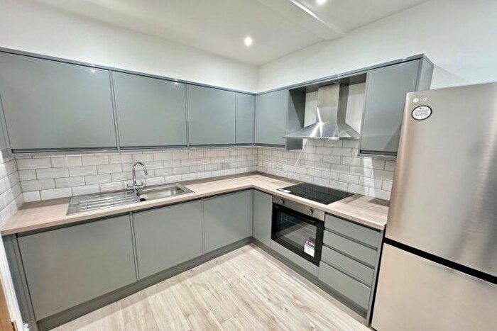 2 Bedroom Flat To Rent In Burns Street, Nottingham, NG7