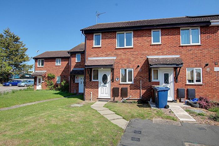 2 Bedroom End Of Terrace House To Rent In Grenadiers Drive, Chatteris, PE16