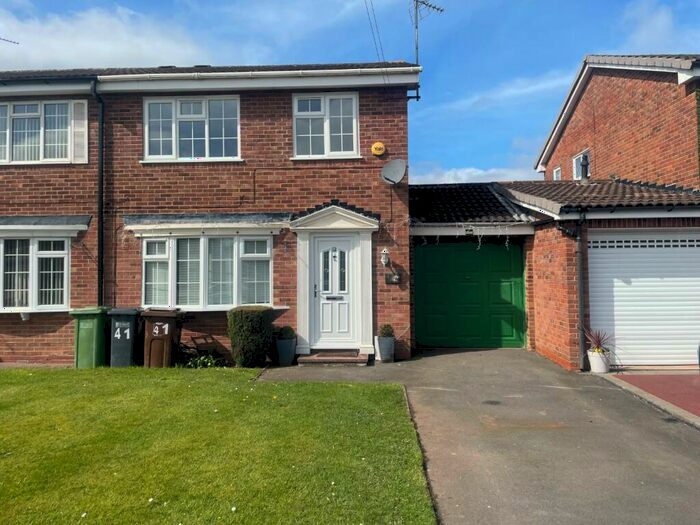 3 Bedroom Semi-Detached House To Rent In Coppice Road, Solihull, B92