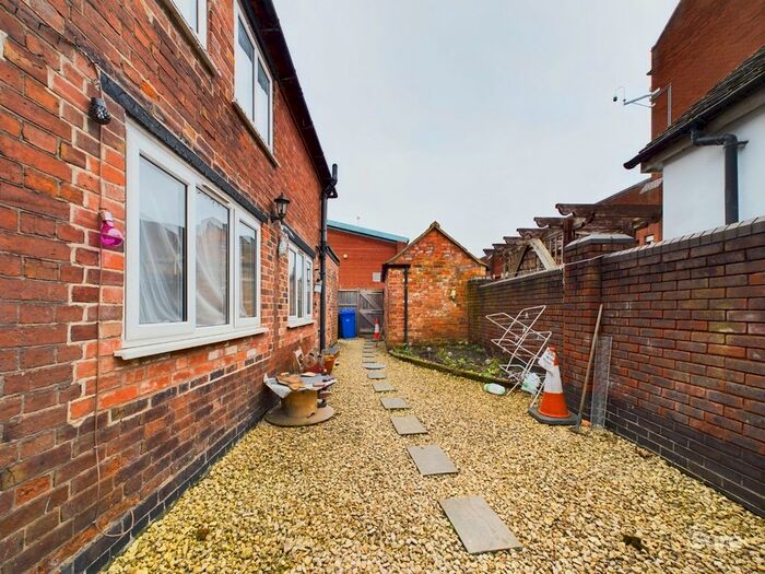 2 Bedroom Flat To Rent In New Street, Burton-On-Trent, Staffordshire, DE14