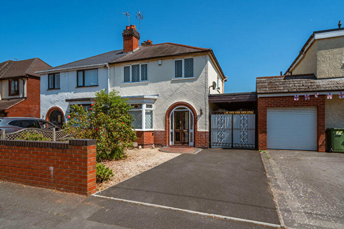3 Bedroom Semi Detached House For Sale In Penzer Street, Kingswinford, DY6