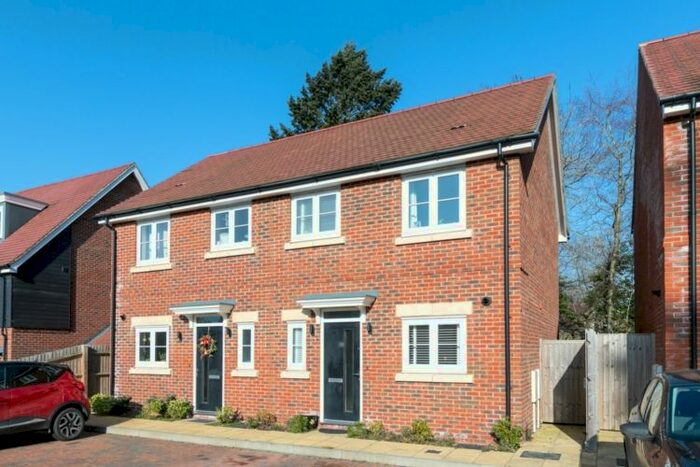 2 Bedroom Semi-Detached House To Rent In Turner View, Headington, Oxford, OX3
