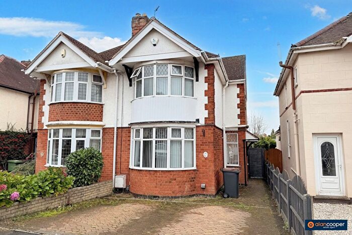 3 Bedroom Semi-Detached House For Sale In Howard Road, Nuneaton, CV10