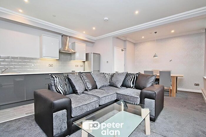 2 Bedroom Flat To Rent In Richmond Road, Cardiff, CF24