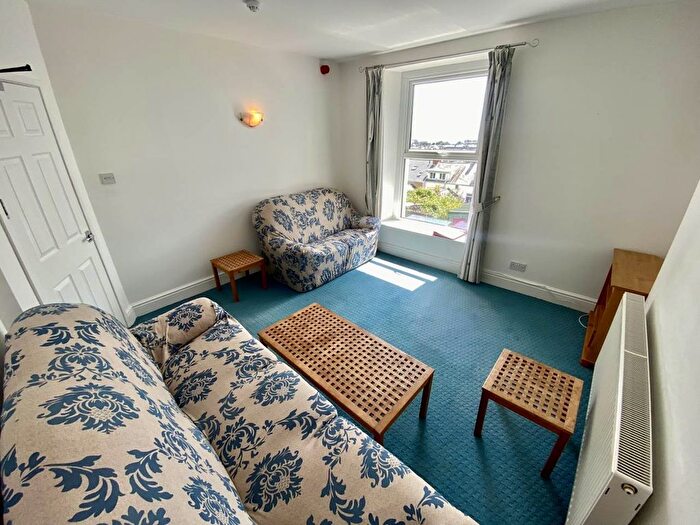 1 Bedroom Flat To Rent In Montpelier Terrace, Ffynone, Uplands, Swansea, SA1