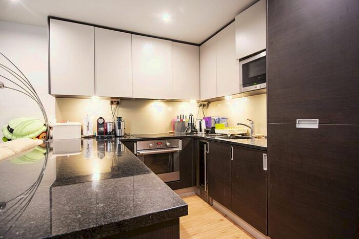 2 Bedroom Flat To Rent In Heritage Avenue, Colindale, London, NW9