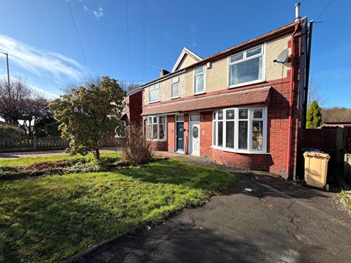 3 Bedroom Semi Detached House For Sale In St. Helens Road, Bolton, BL5