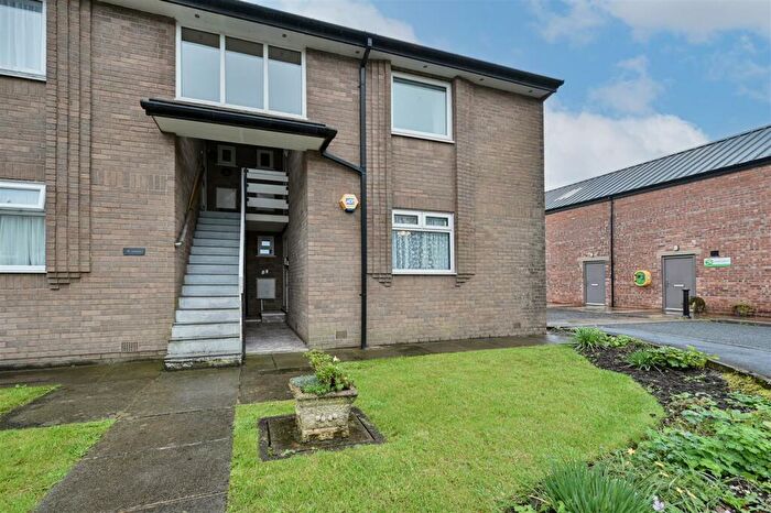 1 Bedroom Flat For Sale In Pendle Court, Longridge, Preston, PR3