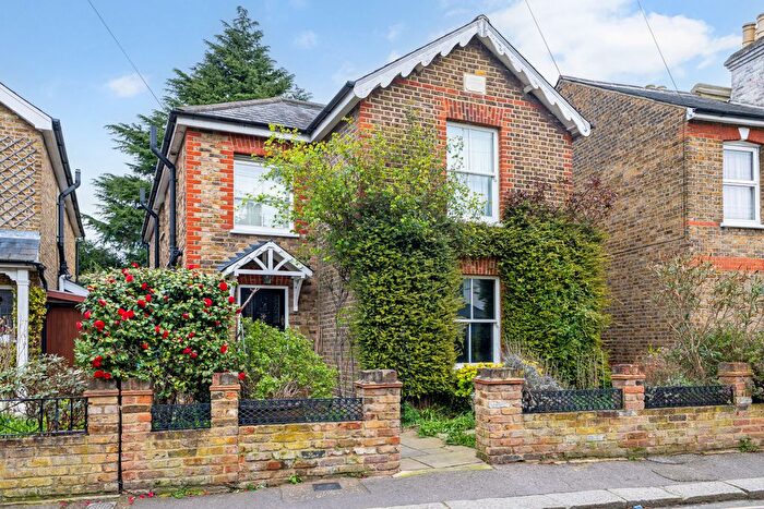4 Bedroom Detached House For Sale In Field Lane, Teddington, TW11