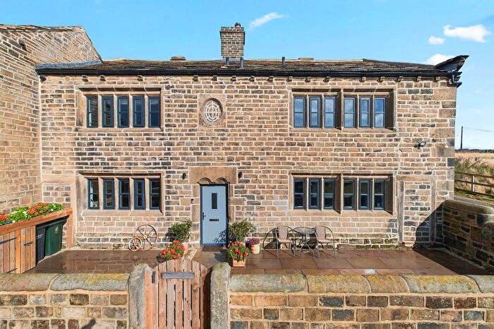 4 Bedroom Semi-Detached House For Sale In Trough Lane, Denholme, BD13