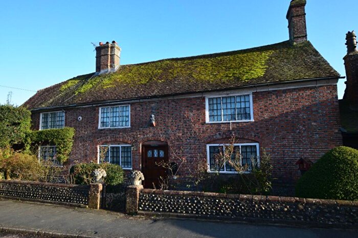 4 Bedroom Link Detached House For Sale In High Street, Pevensey, East Sussex, BN24