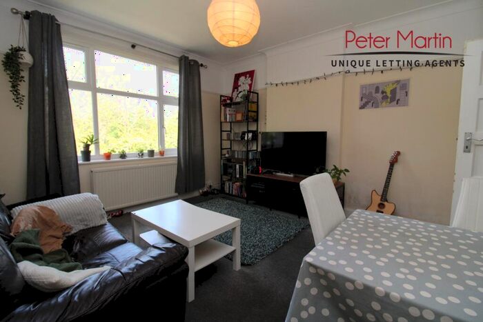 3 Bedroom Flat To Rent In The Drive, Longstone Avenue, London, NW10