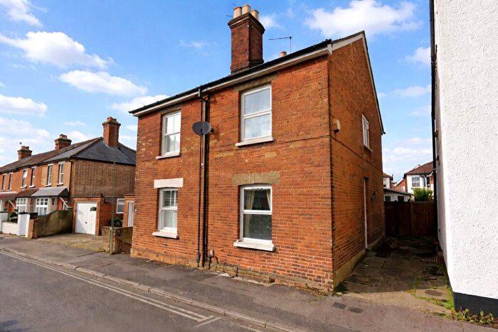 2 Bedroom Semi Detached House For Sale In Onslow Road, Guildford, Surrey, GU1