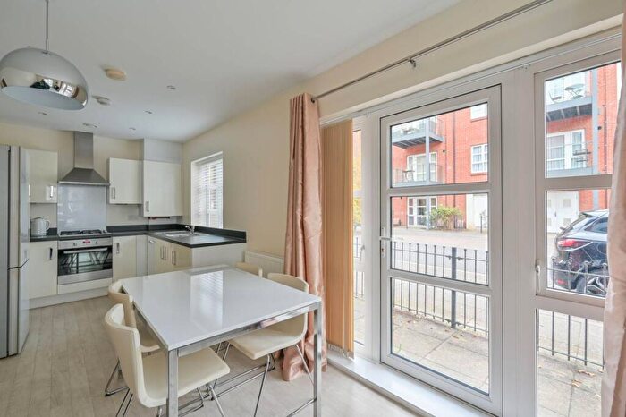 1 Bedroom Flat For Sale In Brickfield Road, Mitcham, CR4