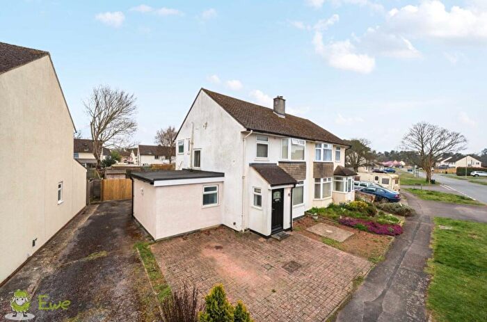 3 Bedroom Semi-Detached House For Sale In Woodlands Road, Baughurst, Tadley, Hampshire, RG26