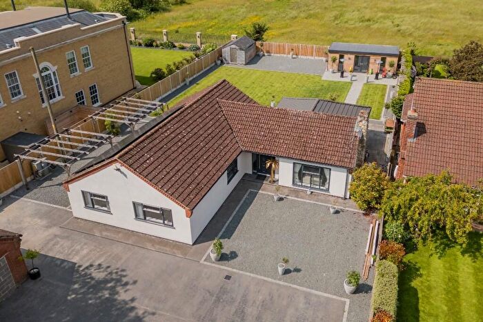 3 Bedroom Detached Bungalow For Sale In Old Paddock Close, Hibaldstow, DN20