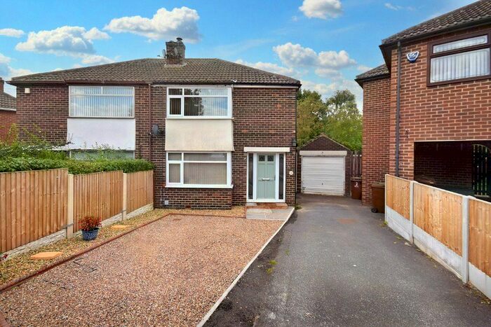 3 Bedroom Semi-Detached House For Sale In Lynwood Close, Streethouse, Pontefract, West Yorkshire, WF7