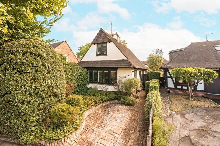 2 Bedroom Property For Sale In Villiers Avenue, Surbiton, KT5