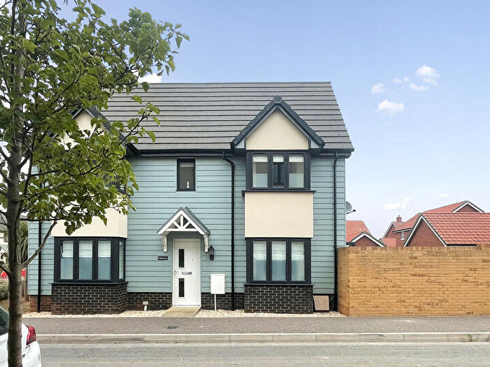 3 Bedroom Semi-Detached House For Sale In Shearwater Way, Seaton, Devon, EX12