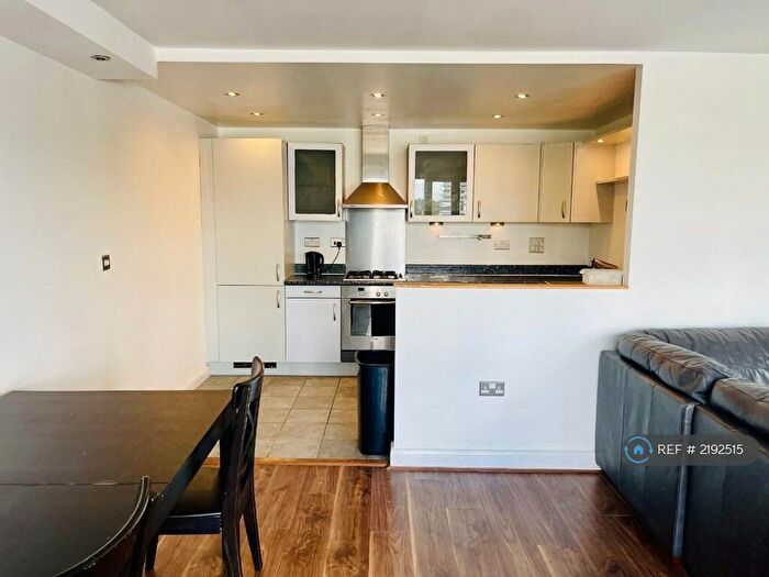 2 Bedroom Flat To Rent In Western Beach Apartments, London, E16