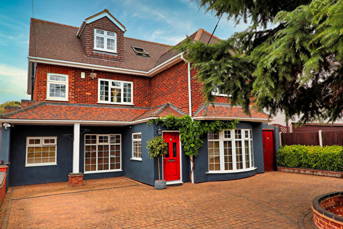 5 Bedroom Detached House For Sale In Rawreth Lane, Rayleigh, SS6