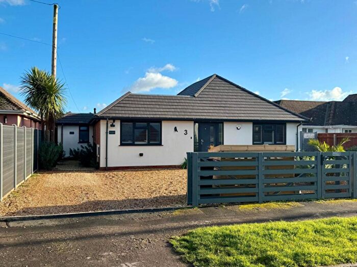 5 Bedroom Bungalow For Sale In First Marine Avenue, Barton On Sea, Hampshire, BH25