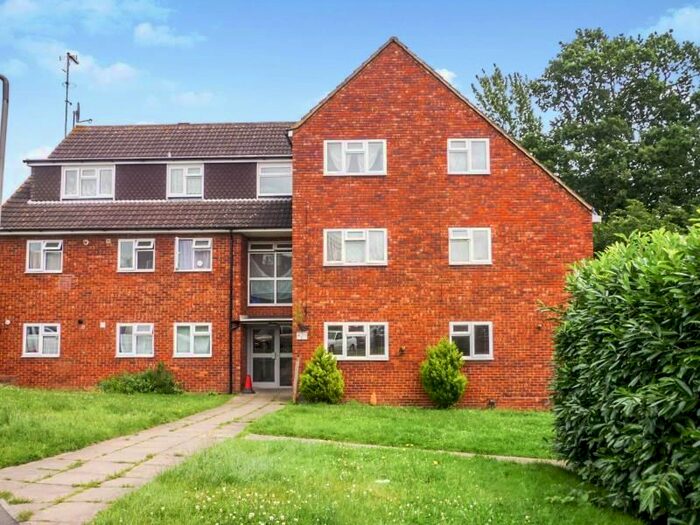2 Bedroom Flat To Rent In Lent Green Lane, Burnham, Slough, SL1