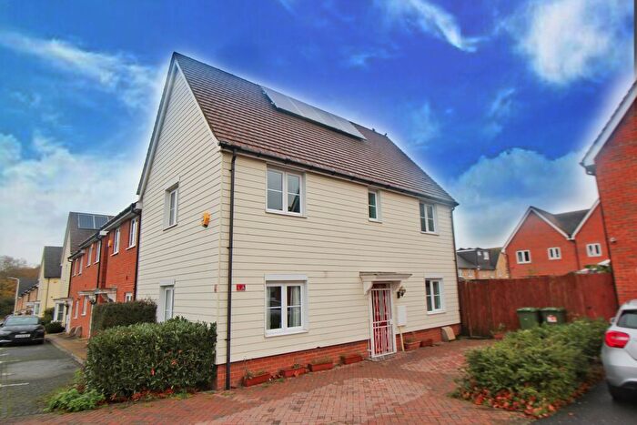 3 Bedroom Semi-Detached House To Rent In Collerne Street, Romford, RM3