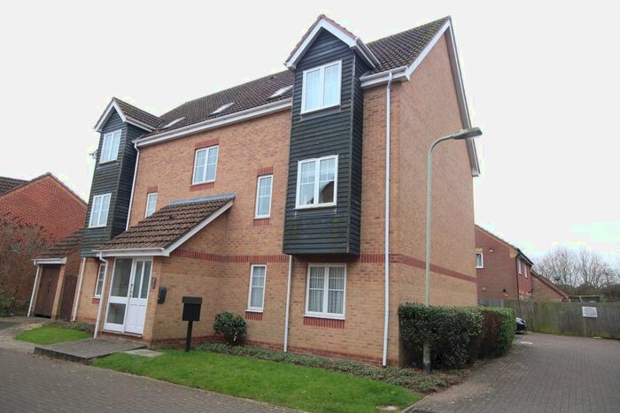 2 Bedroom Flat To Rent In Horseshoe End, Newbury RG14