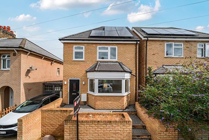 3 Bedroom Detached House For Sale In Edwards Road, Belvedere, DA17