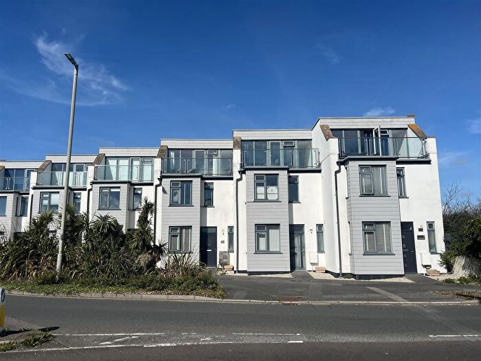 3 Bedroom Town House To Rent In Mount Wise, Newquay, TR7