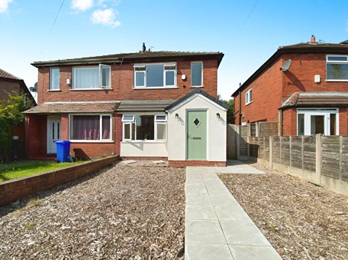 2 Bedroom Semi-Detached House To Rent In Heatley Close, Denton, Manchester, M34