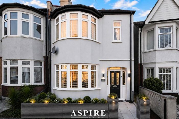 3 Bedroom End Of Terrace House For Sale In Ramuz Drive, Westcliff-On-Sea, SS0