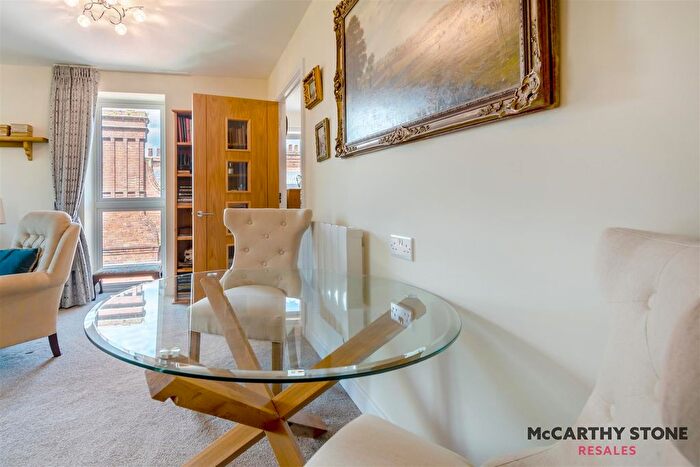 1 Bedroom Flat For Sale In Filey Road, Scarborough, YO11