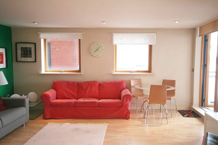 1 Bedroom Flat To Rent In Nova Building Newton Place, Canary Wharf, E14