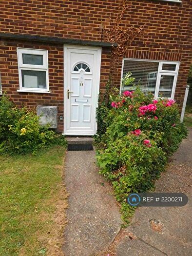 2 Bedroom Maisonette To Rent In Howard Close, Cambridge, CB5