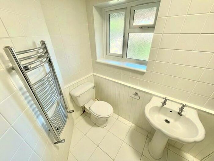 1 Bedroom Flat To Rent In Petersfield Close, Harold Hill, RM3