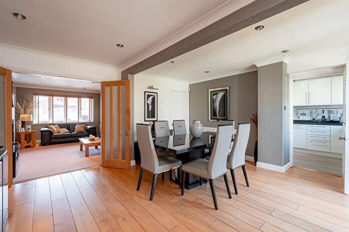 4 Bedroom Detached House For Sale In Wydale Road, Osbaldwick, York, YO10