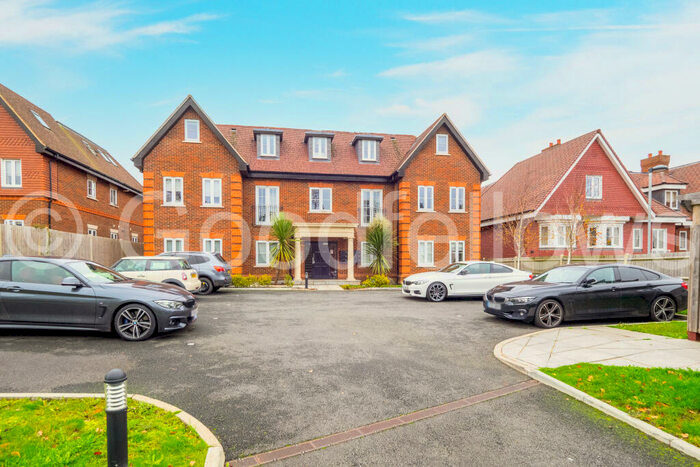 2 Bedroom Apartment To Rent In Oaks House, Brighton Road, Banstead, Surrey, SM7