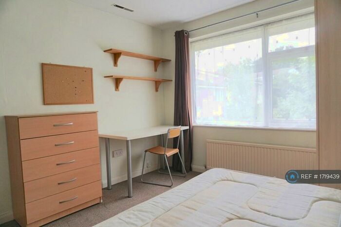 5 Bedroom Semi-Detached House To Rent In Headcorn Drive, Canterbury, CT2