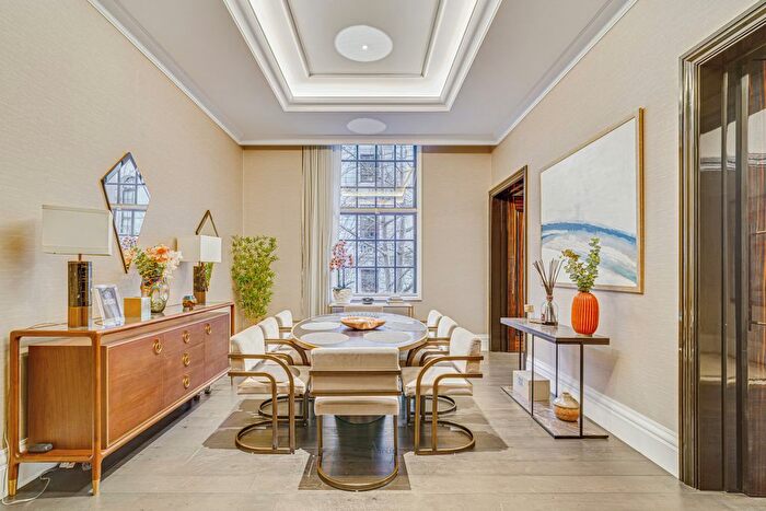 2 Bedroom Flat To Rent In Whitehall Place, London, SW1A