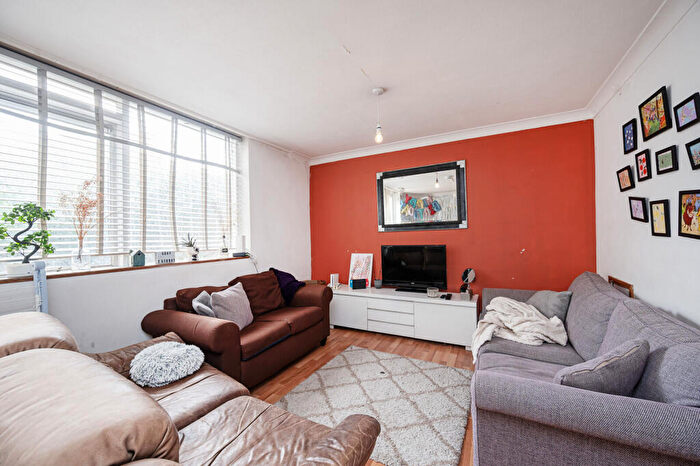 4 Bedroom Flat For Sale In Pitfield Street, Hoxton, London, N1