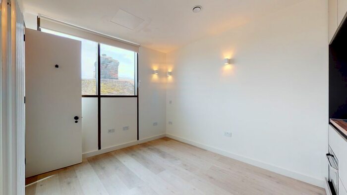 Studio To Rent In George Street, Luton, LU1