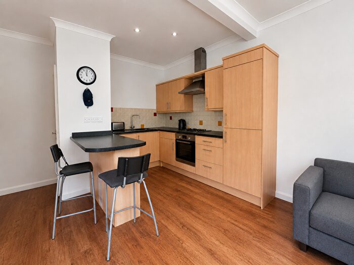 1 Bedroom Flat To Rent In Farnham Road, Guildford, GU2