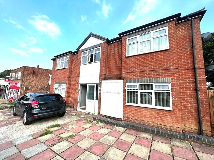 2 Bedroom Apartment To Rent In Cedar Road, Rochester, Kent, ME2