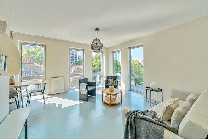 1 Bedroom Flat To Rent In New Kent Road, Elephant Amp; Castle, London, SE1