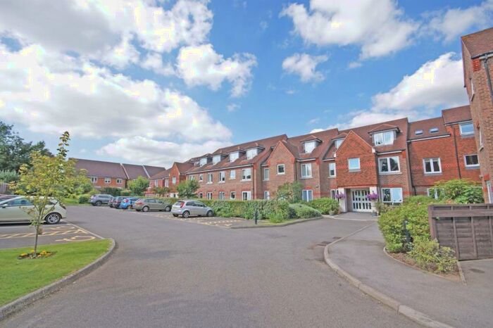 1 Bedroom Apartment To Rent In London Road, Redhill, RH1