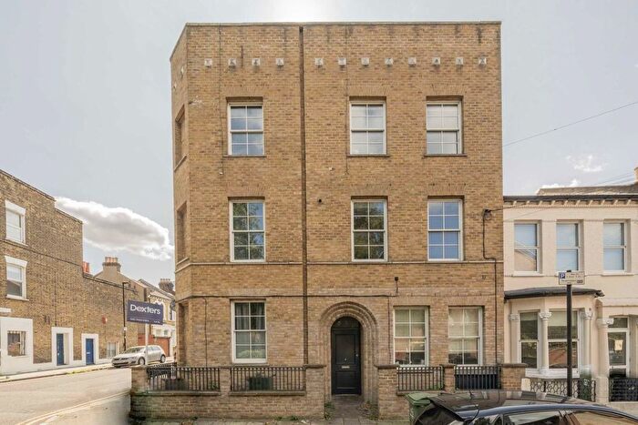 4 Bedroom Flat To Rent In Kepler Road, London, SW4