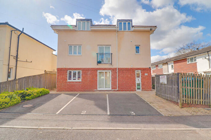 2 Bedroom Flat For Sale In Inkerman Road, Woolston, SO19
