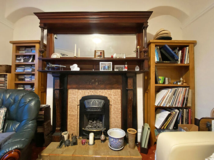 5 Bedroom Semi-Detached House For Sale In Bedwlwyn Road, Ystrad Mynach, Hengoed, CF82 - Photo 4